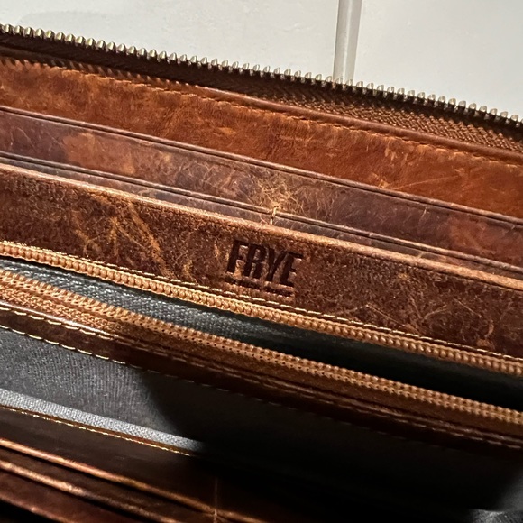 Frye cognac leather Melissa tote (large) and matching zip around (large) wallet - Picture 12 of 14